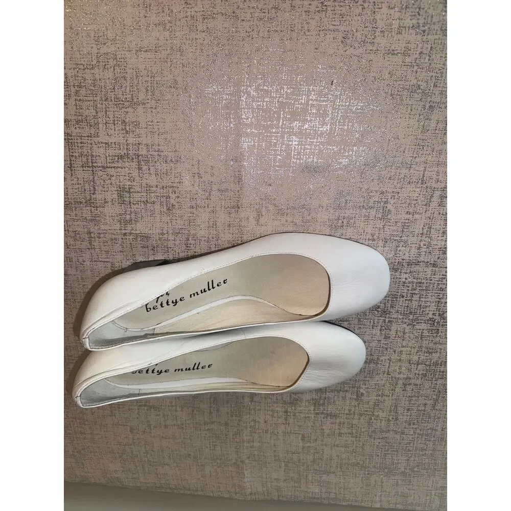 Bettye Muller White Leather Block Heel Pumps - Picture 8 of 13